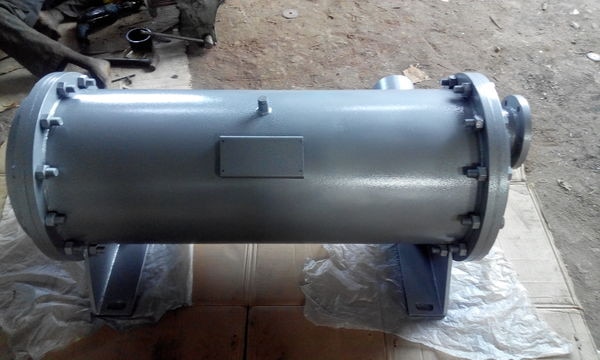 Shell & Tube Heat ExchangerWe are manufacturing and exporting a wide range of heat exchangers suitable for heat transfer fluids, lubricating oil, power pack oil and other process coolants.Shell tube heat exchangers are commonly used in oil refineries and other large chemical processes. In this model, two separated fluids at different temperatures flow through the heat exchanger, one through the tubes (tube side) and the other through the shell around the tubes (shell side). Several design parameters and operating conditions influence the optimal performance of a shell& tube heat exchanger. This model shows the basic principles of setting up a heat exchanger model. It can serve as a starting point for more sophisticated applications involving parameter studies or additional effects like corrosion, thermal stress, and vibration