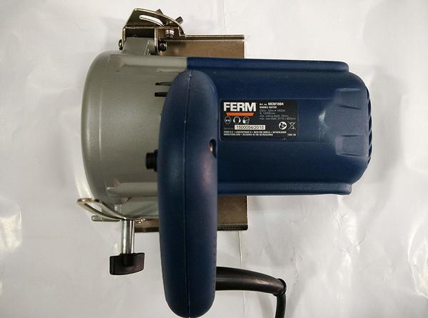 Features: Ergonomic design with soft grip for optimal working comfort Dust sealed switch Lock on switch Adjustable cutting depth Bevel (tilting plate) function for angle cutting Powerful 1400 watts motor comes with waterline Extra long power cable, 3 m Specifications: Disc diameter 110 mm Spindle M14 Bore dia 20mm Power input 1400 W No load speed 13000 rpm Mains voltage 230 V Frequency 50 Hz Tilting angle 0-4 IncludedIncludes: 1 No : Ferm Marble Cutter ( Blades are not included )