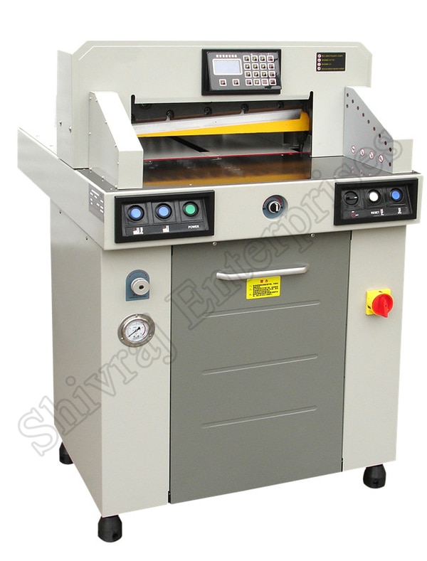 Products information:Max. Cutting Width : 670mm Max. Cutting Thickness : 80mmMax. Cutting Precision : 0.2mmPower : 220V/50HzWeight : 480 kgsPRICE:336600/-+ GST