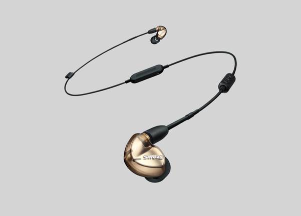 Sound isolating earphones deliver spacious audio with rich bass and effective sound isolation.
