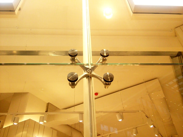 Spider Fitting Toughened Glass