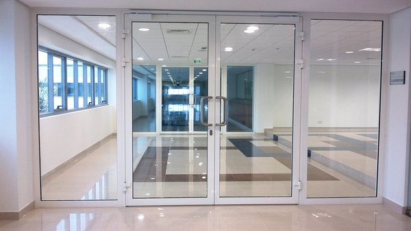 Product Details:Color	TransparentWidth	8 to 15 InchesThickness	6 to 18 mmIn order to keep pace with the never-ending demands of customers, we are involved in offering a wide range of Bullet Proof Glass.