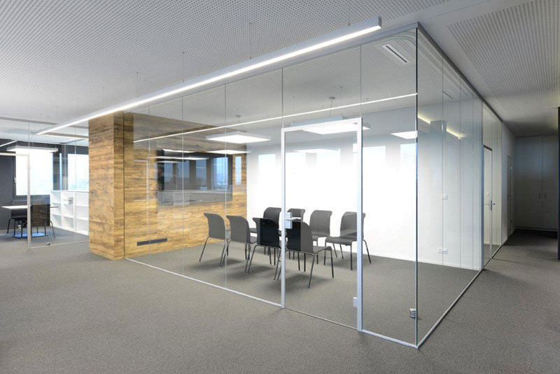 Product Details:Brand	RoyalThickness	10 to 25 mmWidth	15 to 25 InchesOur company holds vast experience in this domain and is involved in offering Sound Proof Glass.
