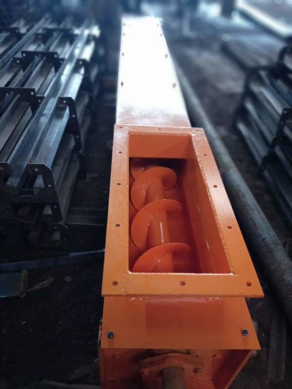The screw conveyor is one of the oldest methods of conveying materials known to mankind with the original design dating back to morethan two thousand years. Since the screw conveyor came into general use a little over a century ago for moving grains, fine coal andother bulk material of the times, it has come to occupy a unique place in a growing area of material handling processing. Today, moderntechnology has made the screw conveyor one of the most efficient and economical methods of moving bulk material.Our many years of experience in the design of screw conveyors have resulted in a more efficient and refined product. KONQUER conveyors are built entirely under our roof. You will not pay multiple markups for subcontracted parts. We handlecomplete manufacturing and engineering functions through ourfacility in Sadanand Industrial Estate, Howrah. This means that, even with industry-leading standards for quality and service, we can still offer verycompetitive pricing.