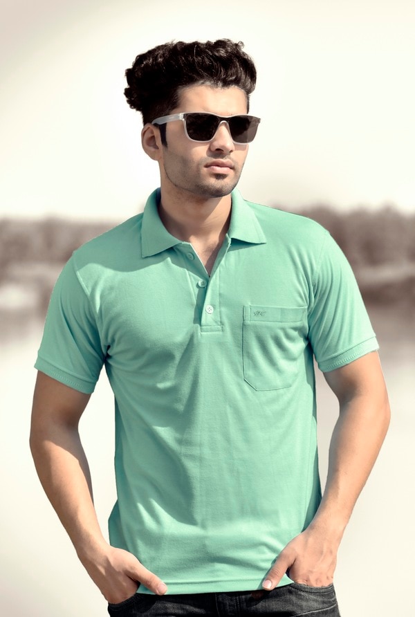 Easy , cool and trendy Tee Shirt.Available in more then 32 Colors !