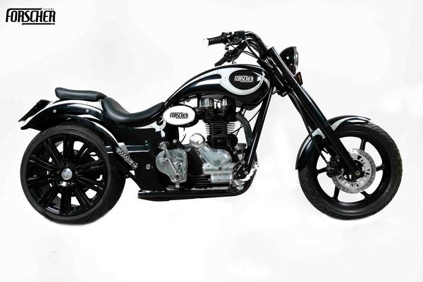 Nothing can beat long rides be it weekends or long destinations. Our Cruiser model Blade is specifically meant for the unwinding yourself from your daily routine. Enjoy the breeze and comfort of forward control with broad relaxed handle bars. with no sound of chain drive as we use best, cornering at turn with broad rear tyres makes it more blissful. Ride our Blade to experience it.