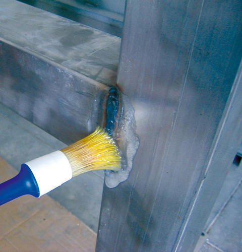 Restores the original characteristics of Stainless Steel after welding.CRC Inox Weld Kleen is a pickling paste that restores the original characteristics of stainless steel after welding or heat treatment. Degreasing, cleaning, pickling and passivating of austenitic and duplex stainless steel 303, 304, 316,… , nickel and aluminum. Fastworking, very efficient, economical and practical to use.