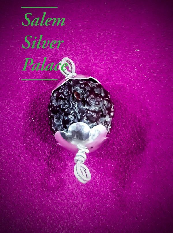 Silver flower cap for rudraksha. Special customised orders. Silver flower cap for single rudraksha or for the string of rudrakshas (mala) is designed according to the size of the rudraksha.Available in good quality of silver and with smooth finishings.For details contactSalem Silver Palace9894353579Silver wholesaleSalemTamilnaduIndia 🇮🇳