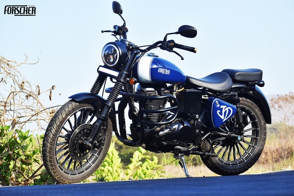 JD - Custom Royal Enfield Kit, is build specifically keeping in mind the customer requirement of restoration adding Forscher Customs touch. Having a fixed budget to live the dream of riding a custom made motorcycle we came up with JD. It met complete requirement with custom Airbrushing to add value, aesthetic look and personal touch of customer. This master piece is truly one of a kind in Thane.