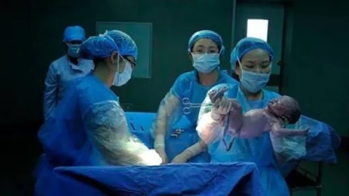 Safe Normal Vaginal delivery and Cesarean Section service image