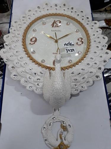 Color WhiteDial Shape RoundCondition NewNumber of Batteries Needed 2