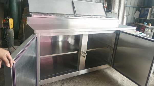 Table Top Freezer with  Salad Containers 