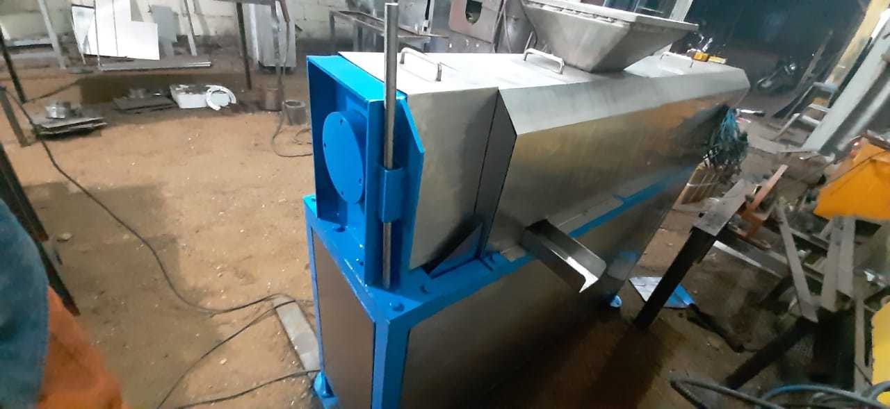 FRUIT JUICE EXTRACTOR MACHINE