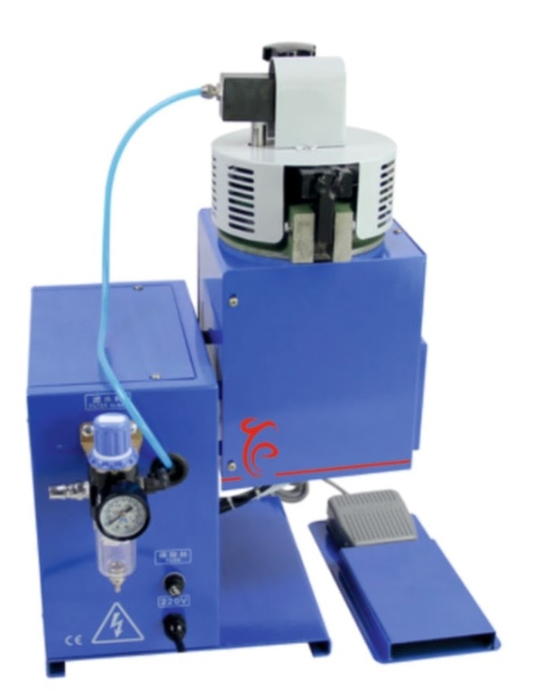 Product DescriptionHOT MELT GLUE AUTOMATIC DISPENSER are widely used in sanitary products (diapers, sanitary napkins ), air filter, non-woven composite, footwear, printing, product assembly, clothing, stickers, packaging industry (carton packaging, cigarette cases, wine Boxes, Gift Boxes, Glasses Cases, Craft Boxes, Jewelry Boxes, Color Boxes, , Coated Composites (trademark papers, labels, double-sided tapes, medical breathable tapes), Product Assemblies (Home Appliances, Furniture fittings, wire and cable) automotive industry (interior seals, headlight manufacturing, windshield assembly) book binding field and other industries.SPECIFICATIONS FOR DJ102 HOT MELT GLUE MACHINETank Capacity KG 1.5Max. Melting Rate KG\HOUR 2.5Max. Operation temp. °C 220Max. Viscosity Cps 120000Air pressure KG\CM² 4-6Dimension(L*W*H) MM 400*400*550 Heating Power Watt 600 Power Requirement V 220 Weight KG 15 Out glue type dot /strip / spraying
