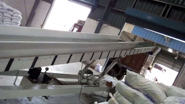 Truck Loading Conveyor for your loading unloading needs. Let Konquer Truck Handlers do the tedious work of loading-unloading trucks for you. These simple machines are there to do your repetitive jobs so that you may use your human resources for jobs that require their attention. Think LOADING think KONQUER.