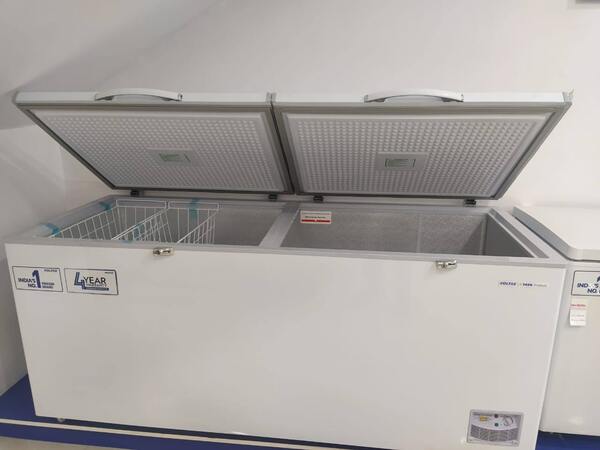 PRODUCT DIEMENSION(WXDXH)IN MM 1945X757X880GROSS VOLUME (IN LTR) 800NO OF DOORS 2REFRIGERANT TYPE R-290aBASKET 1TEMPERATURE RANGE ˂-18 ̊ C (FREEZER) , 0 ̊C TO 7 ̊ C (COOLER)PUF THICKNESS 70mm