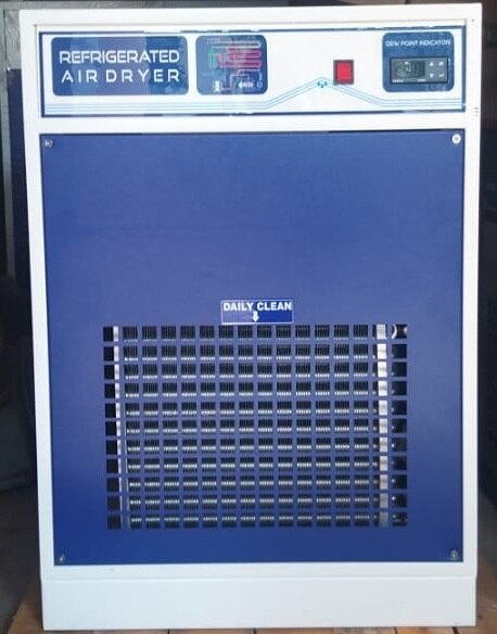 Refrigerated air dryer