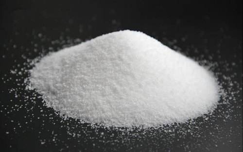 In addition to carbonated diet drinks, saccharin is used to sweeten low-calorie candies, jams, jellies, and cookies. It's also used in many medicines. Saccharin can be used similarly to table sugar to sprinkle onto food, such as cereal or fruit, or used as a sugar substitute in coffee or when baking.