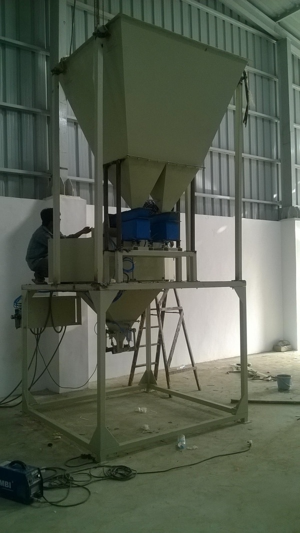 • Ideal for Tensile Granules, Flammable Granules, Powder, etc• Accuracy: +/- 0.2 % in weight.• Speed:3-4 bags per minute(note: speed can be proportionally increased by multiple feeder systems)• Variants:a) 0-5 kgb) 5- 25 kg• Power Supply: 240 volt AC, 50 Hz.• Gate operation: Pneumatic• Air Pressure: 6-8 Kg• Weighing Principle: Load cell based( 2 load cell)NET TYPE Dual Feeder ManufacturerNET TYPE Dual Feeder Manufacturer in VadodaraNET TYPE Dual Feeder Manufacturer in GujaratNET TYPE Dual Feeder Manufacturer in India