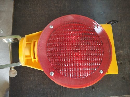 Power: 0.4 wattVoltage:3.2VColor: RedCapacity:12VDiameter:18mtr