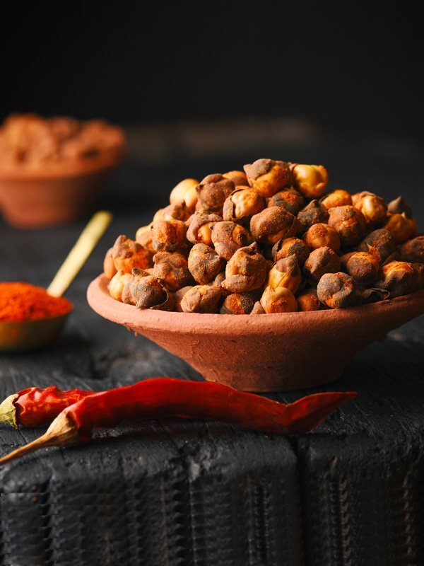 Maha Masala Chana is a major snacking and munching addiction. It is the fusion of Indian Masala with crunchy roasted chickpeas. Its crunchy, tangy and exotic which will make you addictive to its flavours.