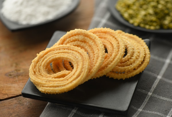 Soft Butter Chakli Sada is a deep fried crispy snack made with rice flour and gram flour. It has a very light, crunchy and crispy texture with nice flavor of Butter. You can serve it with coconut chutney or with spicy creamy cheesy dip. Therefore you must try this perfect party yummy snack.