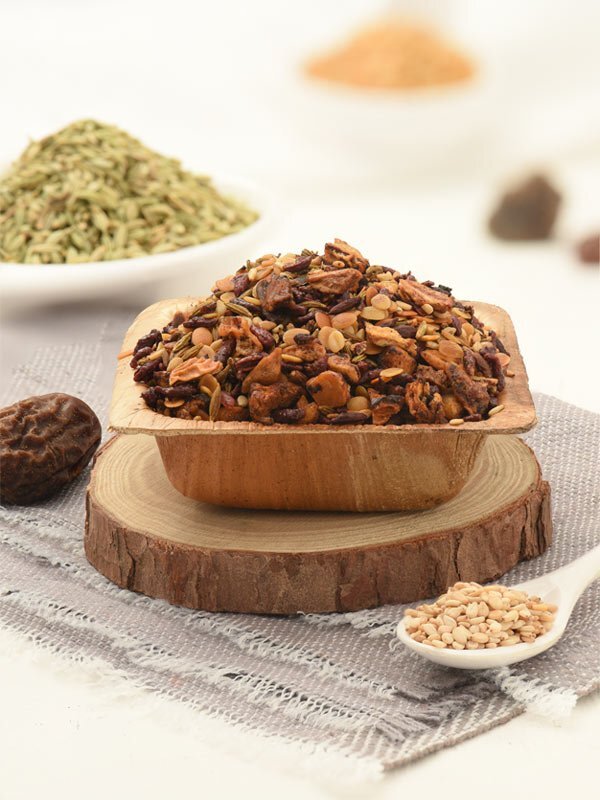 The Royal Roasted Mukhwas is exactly what it sounds like – an extravaganza of mouthful of flavours and enchanting aroma. A whole lot of seeds with freshening properties and health benefits are brought together and roasted to create this beautiful blend by FoodSpot. It has a protein content of 4 grams, fat content of 6 grams and 11 grams of carbohydrate. Total energy is 100 kcal per unit.Benefits: Brings a refreshing change of flavour in the mouthIt is good for the condition of your heartIt improves gastric health and deals with acidityIt is great for keeping the mouth busy during hunger pangs