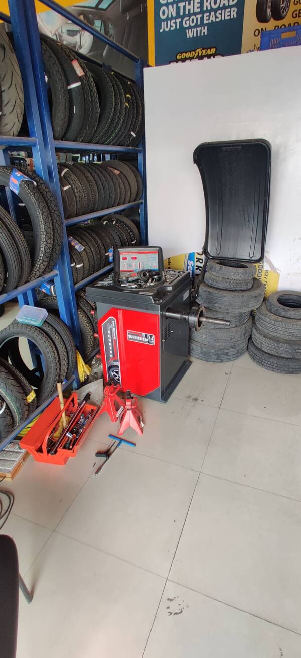 WE HAVE THE LATEST WHEEL BALANCING MACHINE TO ENSURE YOUR WHEELS ARE BALANCED PERFECTLY AND ONLY USE NEW ORIGINAL LEAD WEIGHTS TO GIVE YOUR WHEEL STRENGTH AND ENSURE NON-RUSTING. ORIGINAL STICKER WEIGHTS ARE USED FOR BALANCING ALLOY WHEELS.