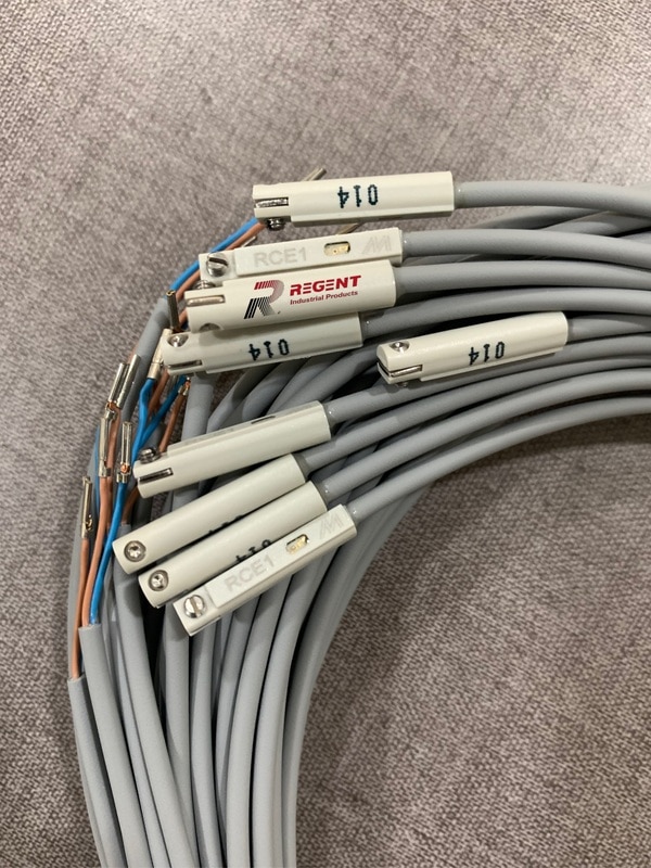 RCE1RCE1-Voltage range: 5~120V DC/AC, RDE1E / RNE1E / RPE1E-Voltage range: 5~30V DC. Assembling style: MCJQ MCJT, MCFA, MCGB, MCGD, MCGJ, MCG3, MCGS, MCRA, MCKB, MCDA, MCSH ,MCSS, MCHA, MCHB,MSB*, MSL*.SpecificationOrder ExampleCAD DownloadAccessoryWiring method 2 wire, 3 wireSwitching logic Solid state output, normally openSwitch type Reed switch, NPN current sinking, PNP current sourcingOperating voltage 5~120V DC/AC, 5~30V DCSwitching current 100mA, 50mA, 80mA (max.)Switching rating 10W, 1.5W, 2.2W (max.) (※1)Voltage drop 3.5V, 0.5@50mA (max.)Indicator Red LEDCable φ2.8,2C,PU, φ2.6,2C,PVC, φ2.6,3C,PVCTemperature -10~70℃ (No freezing)Shock 30G, 50G (※2)Vibration 9G (※3)Enclosure classification IP529 IP67Protection circuit 1, 3,4 (※4)Weight 20g (2m cable)Remark ※1. Warning: Never exceed rating (watt=voltage×amperage). Permanent damage to sensor will occur.※2. Sin wave / X.Y.Z. 3 directions / 3 times each direction / 11ms each time.※3. Double amplitude 1.5mm / 10Hz~55Hz~10Hz(Sweep 1min) / X.Y.Z. 3 directions / 1 hour each time.※4. 1=None / 2=Short-circuit / 3=Power source reverse polarity / 4=Surge suppression.