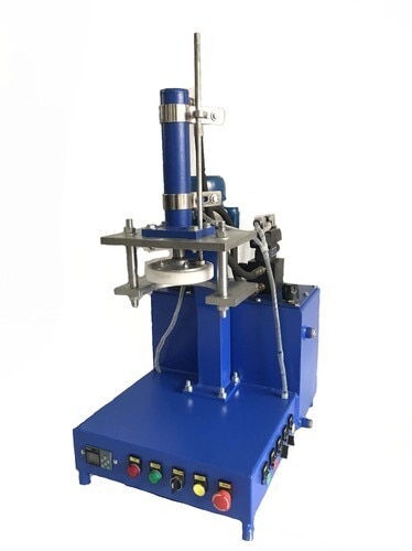 Features:Constructed with high-grade components to ensure its longer service life• Provides high operational fluency• Dynamically balanced design that allows comfortable operation• Processes up to 10 kg dough per hour.• Hydraulic System• Less power consumption and user friendly