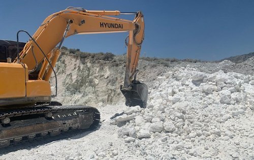 Raw Magnesite Lumps, importer of magnesite lumps, stockist of Raw Magnesite Lumps, high quality magnesite power and lumps