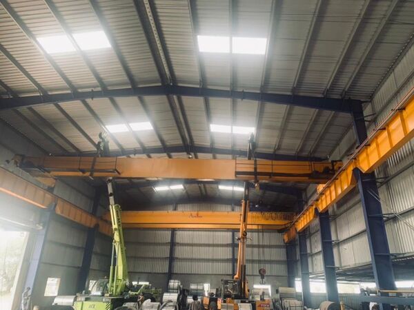 Product FeatureMaximum stability due to double girder box design.Geometrically reliable during assembly owing bolted design.Multiple speed selection option for all motions using VVVF Drive or slip ring motorsIdeal for operator by using optional cabin control.Easy maintenance with walkways and assembly platforms