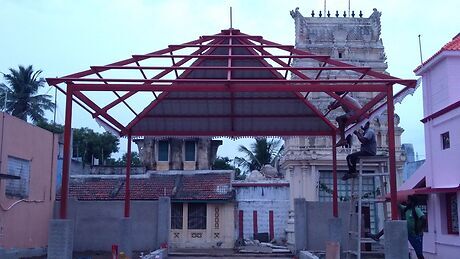 The essential occupation of most rooftops is to remain out water. The enormous region of a rooftop repulses huge loads of water, which should be coordinated in some reasonable manner, all together that it doesn't cause harm or burden. Level top of adobe residences by and large have a truly slight slant. In a Middle Eastern nation, where the rooftop could likewise be utilized for diversion, it's regularly walled, and seepage openings should be given to keep water from pooling and leaking through the permeable structure material.Comparable issues, albeit on a truly a lot bigger scope, go up against the manufacturers of ongoing business properties which regularly have level rooftops. As a result of the huge quality of such rooftops, it is fundamental that the external skin be of an exceptionally impermeable material. Most modern and business structures have traditional tops of low pitch.In general, the pitch of the rooftop is corresponding to the amount of precipitation. Houses in areas of low precipitation often have tops of low recurrence while those in areas of high precipitation and snow, have steep rooftops.