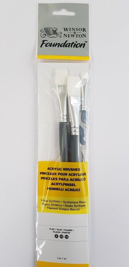 Pennelli acrilici Winsor Newton Foundation wn001 pennelli sintetici di alta qualità in fibre sintetiche di diverso spessoreLa confezione contiene tre pennelli a punta piatta di diversa dimensione n° 4,10 e 14mentre le fibre più spesse apportano resistenza ed elasticità quelle più fini consentono di trattenere più coloreper una migliore resa.I manici sono studiati appositamente per assicurare equilibrio e comfortinoltre le ghiere sono realizzate in ottone placcato con nichel di alta qualitàper prevenire la corrosione ed i grumi di colore, inoltre facilita la pulizia. 