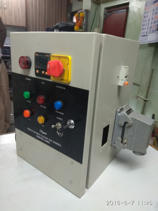 Diligent Micro Controls offers wide range of controllers for automatic control of all types ofburners. Classifications of these controllers are based on type of fuel burnt, design of burner, modeof operation, technique of flame sensing, starting pre-requisite interlocks, security interlocks, etc.Diligent Autocon controllers are completely solid state types and use standard and time-provencomponents. This ensures their continuous & reliable operation over long period even under adverseconditions of electric power and environment. Each Autocon has its unique & user friendly “Status& Fault” display that displays status of various equipments and that of faults that leads to burnerfailure. This feature is very useful during commissioning and fault finding of burner. A diligentAutocon controller work on 230 V +/- 10%, 50 Hz, 1 phase ac supply and provides live operatingcommands to switch on or off various equipment related to the burner operation. Alternately, it canbe made suitable for operation on 110 V or any other power supply specified by the customer. It hasbeen our experience over past two and half decades that the time delays in the controllers should bepreset in the factory rather than in the field. However, we can offer some delays as “field settable” toour new OEMs for their initial trials on their system and later on these can be factory set at the valuespecified by the OEM.Diligent Autocons are housed in strong m.s. or plastic enclosures. It is provided with eitherscrewable or pluggable connectors for connecting with rest of the burner. These are made in eitherbase mounting type or door mounting type. Salient categories of Diligent Autocon are given below –1. Diligent Autocon for various fuels.a. Gas fired burnerb. Oil fired burner.c. Coal fired burner.d Bagass fired burner.e. Multiple fuel fired burner.f. Customised burners such as for Flame Treatment for plastic printing, for Flame welding ofplastic coated paper articles, etc.2. Diligent Autocon for various modes of operation.a. No process-parameter control. Only operation with safety monitoring.b. Process parameter control by single stage ON/OFF of burner.c. Process parameter control by multi-stage ON/OFF of burner but without damper control.d. Process parameter control by multi-stage ON/OFF of burner but with damper positioncontrol.MICRO CONTROLS2e. Process parameter control by continuous modulation of single stage burner whichcontinuously adjusts gas & air proportion commensurate with the heat demand.f. Process parameter control by continuous modulation of multi-stage burner whichcontinuously adjusts gas & air quantity commensurate with the heat demand.3. Diligent Autocon with various techniques of flame detection and flame sensor.a. Photo-Resistor type flame sensor; most cost effective solution for oil fired burner.b. Photo-Voltaic type flame sensor; alternate for oil fired burner.c. Infra-Red type flame sensor; preferred for coal-fired or low calorific fuel burner.d. Ultra-Violet type flame sensor; most reliable but expensive technique of flame detectionespecially for invisible / blue flames.e. Dual flame sensing technique especially when multiple fuels tend to generate flames withdifferent predominant characteristics.4. Diligent Autocon for multiple burners in same combustion chamber.