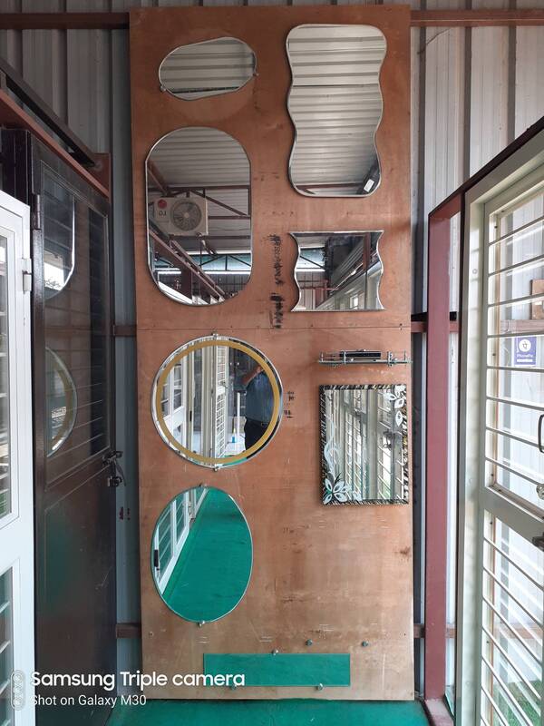 All Design of Mirror are make