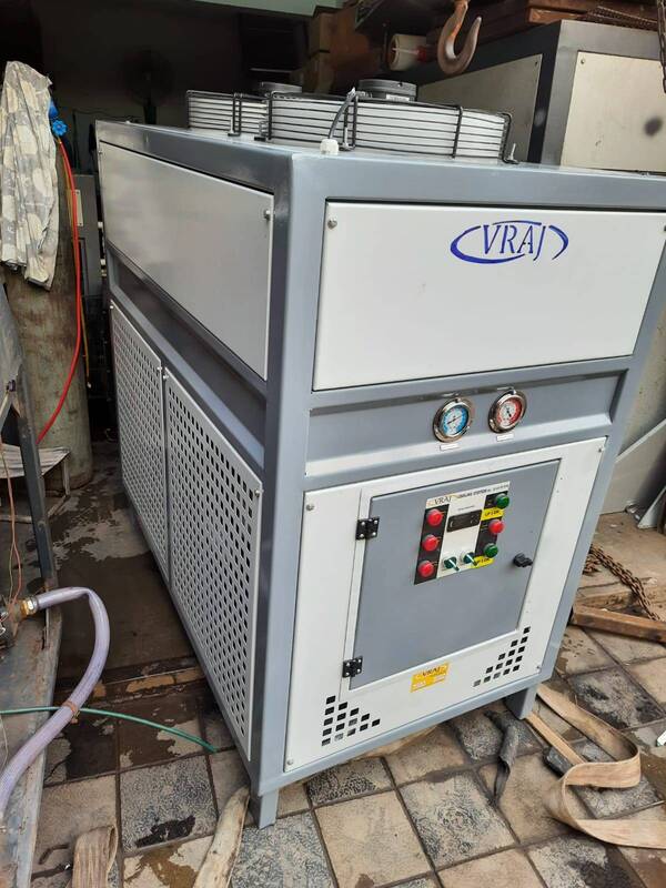 10 TR WATER CHILLER WITH 2 5TR COMPRESSOR