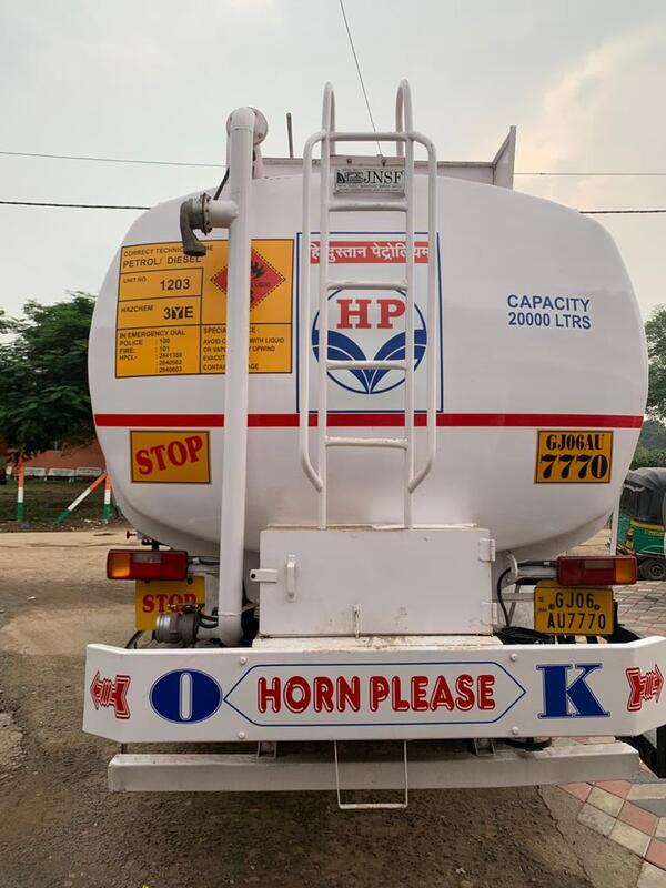 HPCL (Hindustan Petroleum Corporation Ltd), Essar, Nayara, Reliance JIO, Shell, IOCL, BPCL, Castor Oil. The tanker is fabricated as per the PESO CCOE Petroleum rules as per the guidelines of the Oil Company. With Oil Company approved Type Steel Locking Aluminium Chequred Plate and Vapor Recovery System for E-Locking. All Capacities from 12 KL to 40 KL with PESO Form 11 License. Complete Paint works with the best quality stickers as per the approval of the Oil Company. 