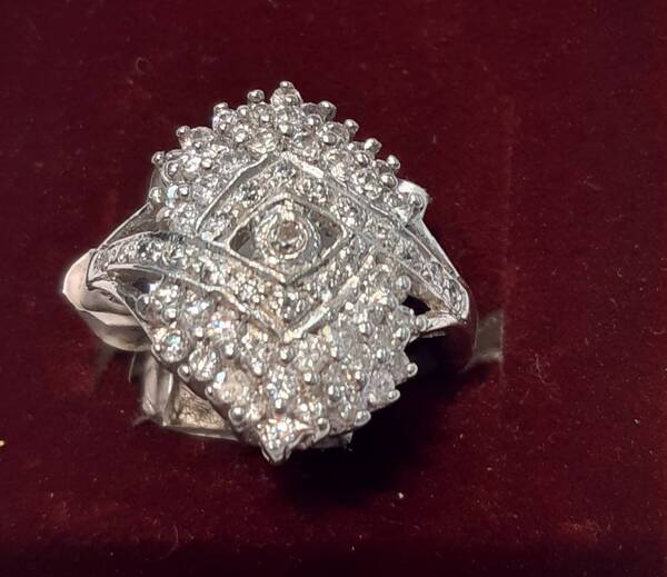 silver Ring satdet with American diamond