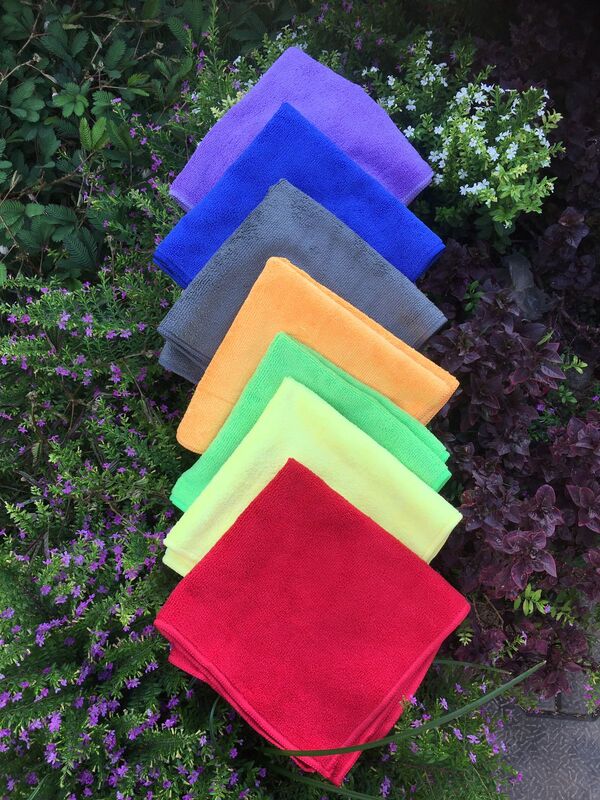 Elite Microfiber cloth 380 GSM with 40x40 Size. Microfiber cleaning cloths are universally useful. Grab a microfiber cleaning cloth to dust your car's interior, scrub spills on the stove, polish glass and more. They're great as cleaning rags, bath towels and even mops.