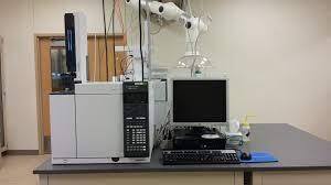 An FID, or Flame Ionization Detector, is the most common detector paired with gas chromatography instruments for analytical applications. .Following the separation of the sample in the GC column, each analyte passes through a flame, fuelled by hydrogen and zero air, which ionizes the carbon atoms.