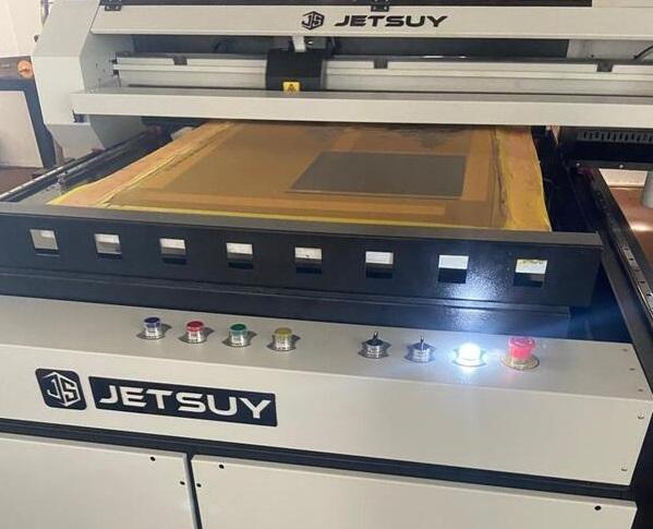 Thermal Technology								The SMRTF-59 offers the  Thermal 				 print head technology. The double row of print				head with 208 nozzles print screen in black ink of 				600 dpi, and engraver using black ink, the SMRTF-59				 is capable of printing in ultra-fine Dots,				The Rotary one of the Highest Engraver on the 				 market today. But can printing width size 59 only, so 				requirement small size screen print.				Salient Features								* Minimization of joint problems since the whole screen is exposed at one instance.								* The quality of designs exposed are far superior to the film based exposing.								* Reduction in step for screen preparation means faster output.								* Cost reduction up to 30% is possible due to the minimization of screen rejection.								* Faster preparation of repeat designs as no time is needed to locate the achieve films.								* Minimization or elimination of registration issues.								