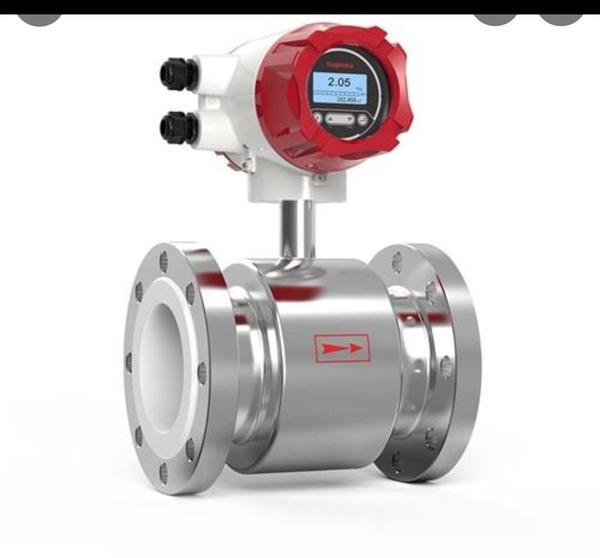 Electromagnetic flow meter available in different line sizes from DN 10 to DN 350.Wide choice of compatible electrodes and liners to suit your application.