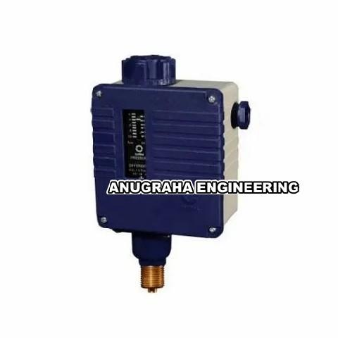 Brand IndfosMedia Type LiquidContact System Type SPDTIP Rating IP67Power/Voltage 230 V ACWeight 1.50 kgElectrical Rating AC-15Country of Origin Made in IndiaFrequency 50 HzIndfos RT Pressure Switches; Range: Vacuum to 30 Bar; Adjustable differential; Weatherproof enclosure; Bellows: Phosphor Bronze & SS; Wetted parts: Brass & SS; Switch contact: SPDT / DPDT