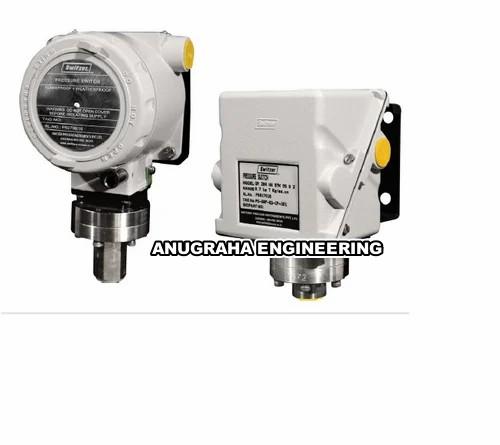 Media Type GasContact System Type SPDTElectrical Connection Screw TerminalsIP Rating IP54Power/Voltage 230 VWeight 1.3 kgCapillary Length 720 SeriesCountry of Origin Made in IndiaIndustrial Differential Pressure Switch; ADC weatherproof & Flameprooof IP66; Range: 3 mBar to 60 Bar; Fixed or Adjustable differential type; Switch: SPDT, DPDT; Sensor: SS316L, Buna-N; Wetted parts: SS304, SS316, SS316L; Mounting: Wall, Surface, Panel, 2