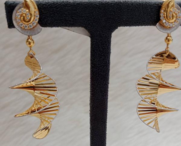 18.k.t 750 bis holmarkw.t.11.530 g.m ,(mahalaxmi jewellers Thane.)