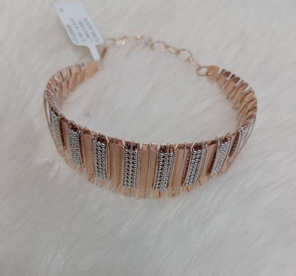 18 kt.750 Bis. hollmark w.t.14.510 g.m ,(mahalaxmi jewellers Thane.)