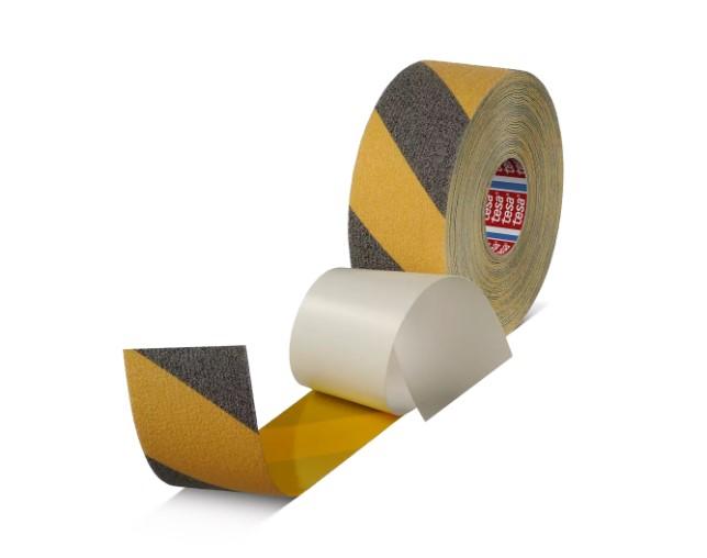 The application area for tesa® Anti Slip Professional range is everywhere safe footing is required. Anti Slip yellow & black is theideal protection to prevent from skidding and therefore helps to avoid accidents in the job related. Very good adhesion of theproduct is suitable for demanding surfaces such as factory floors, industry areas etc. The strong and durable adhesive coatingsecures a high Anti Slip effect of up to 1- 2 years in normal use areas. The Anti Slip tapes are hand tearable and no shrinkageoccurs after application.Main ApplicationEverywhere safe footing is required.▪ Hand tearability▪ Suitable for die cutting yes▪ Resistance to chemicals▪ Salt water resistantEvaluation across relevant tesa® assortment: very good good medium low