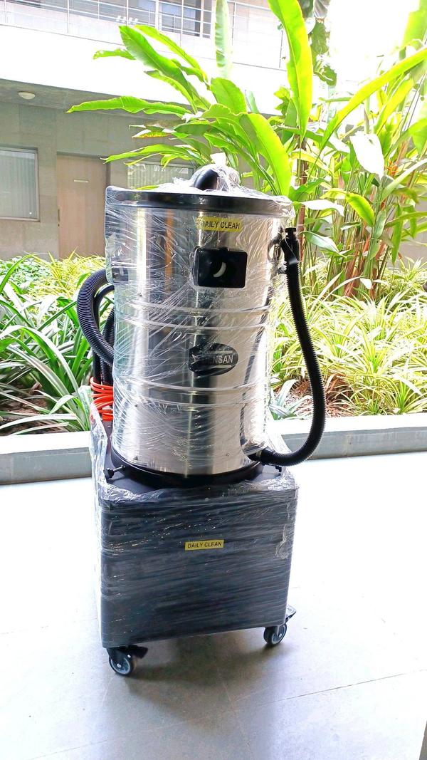 Material SSCapacity 7700 Milliliter (ML)Product DescriptionBuy from us light weight, high tensile strength Heavy Duty Wet and Dry Vacuum Cleaner that is produced making use of glass fiber with thermal resin system and them coated for smooth surface and easy handling. Customers can avail from us the round rod in desired sizes. The Heavy Duty Wet and Dry Vacuum Cleaner in the offering are of high strength, light in weight, flame retardant, and durable. It is highly demanded in electrical and mechanical applications. It can perform well in normal room temperature as well as in dry and humid weather conditions.Trade InformationSupply Ability 500 Per WeekDelivery Time 7 Days