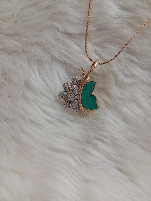 pendent and chain total 12gm